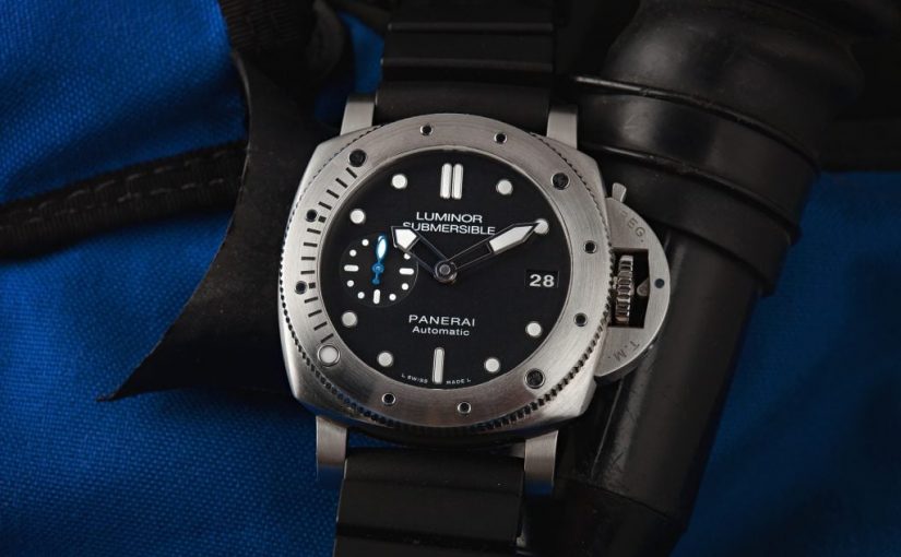 Panerai 42mm Buying Guide Submersible Stainless Steel